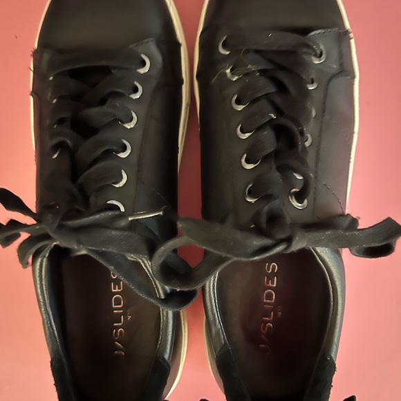 JSLIDES ! SIZE 8 NEVER WORN! 🔥PRICE DROP🔥 - Picture 2 of 6